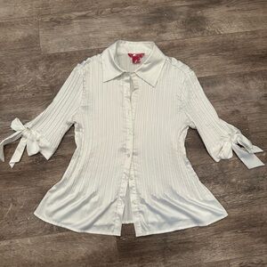 Vintage Sunny Leigh white button up flowy top with bow sleeves🎀